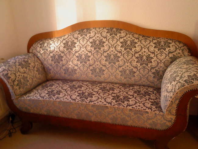 Carol5s Couch